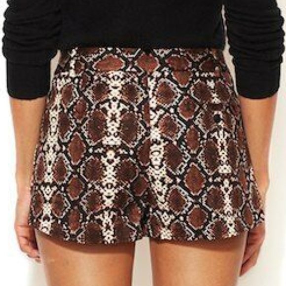 BCBG MAXAZRIA "Phillipa" Print Short (Tart Combo) SMALL - Picture 7 of 16